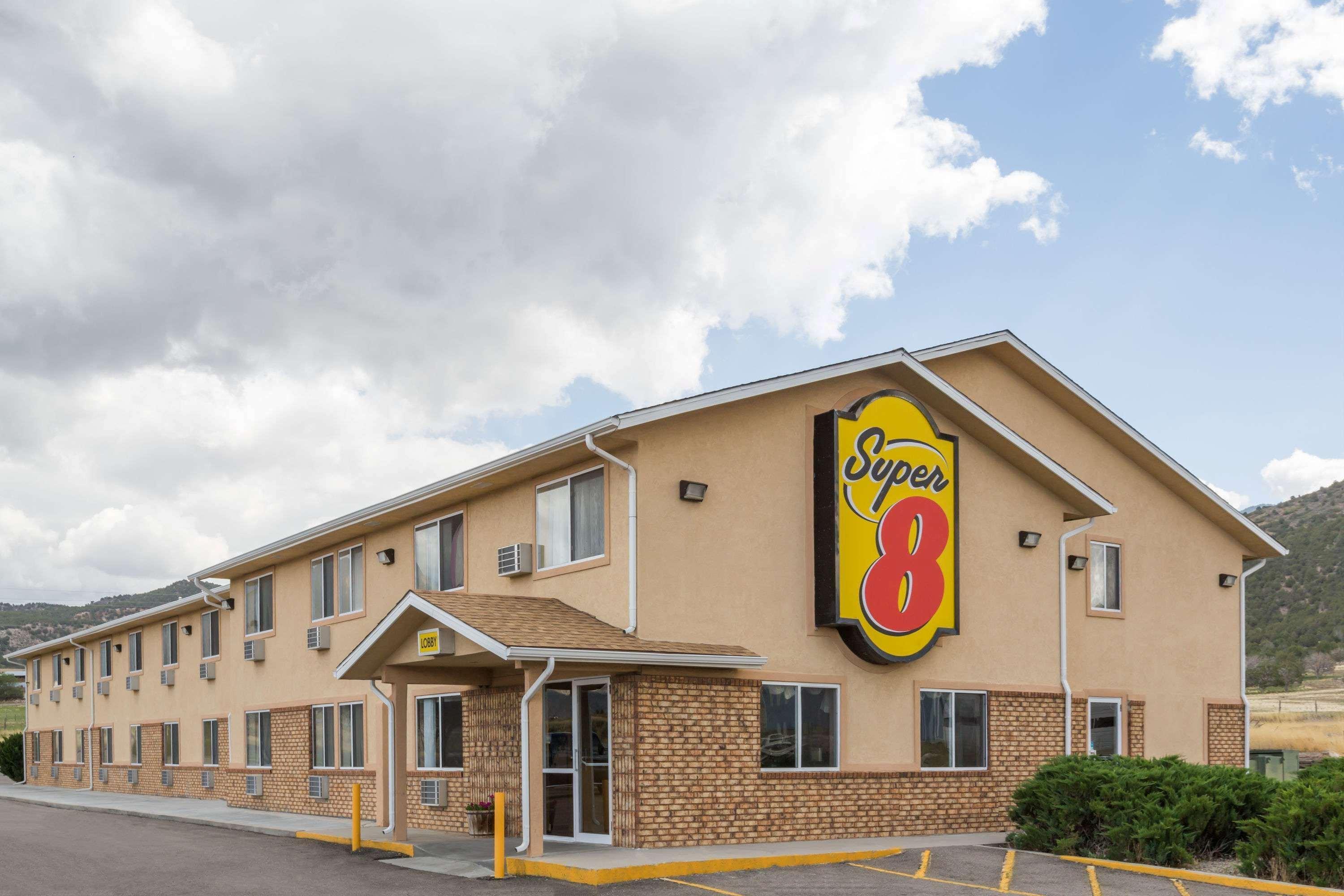 Hotel Super 8 By Wyndham Nephi Exteriér fotografie